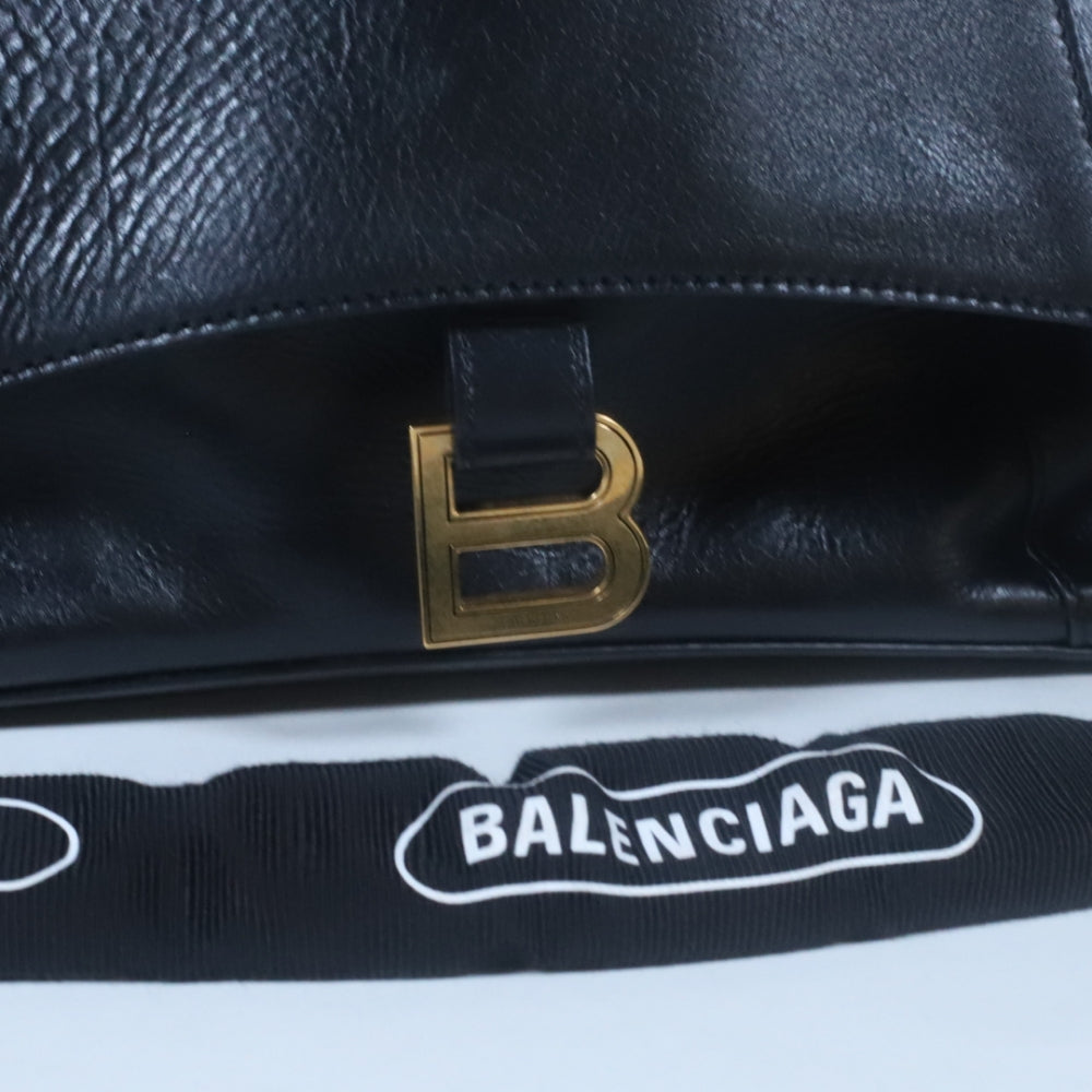Downtown de cuero negro y Strap de cadena