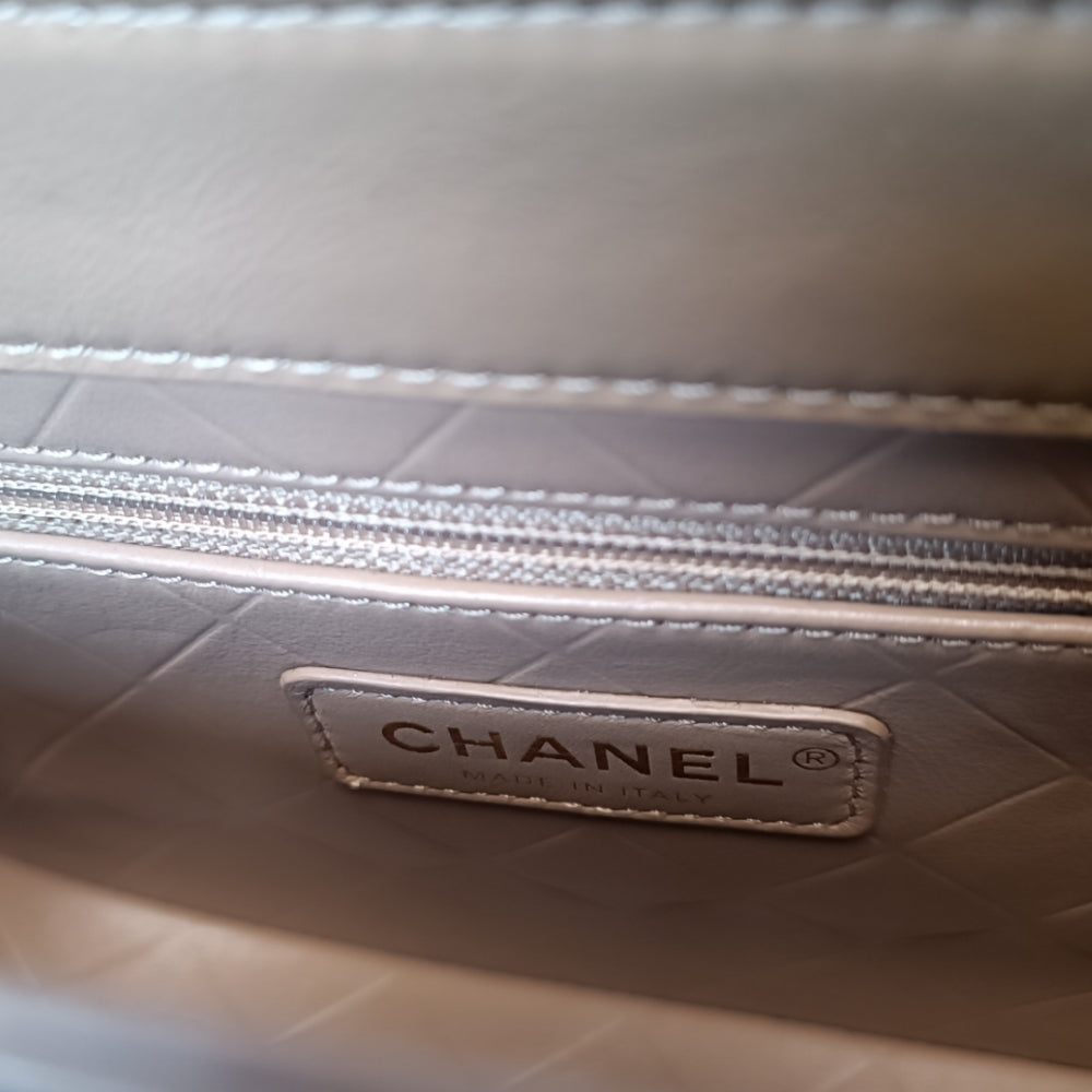 Matelasse Quilted Lambskin Small-half moon