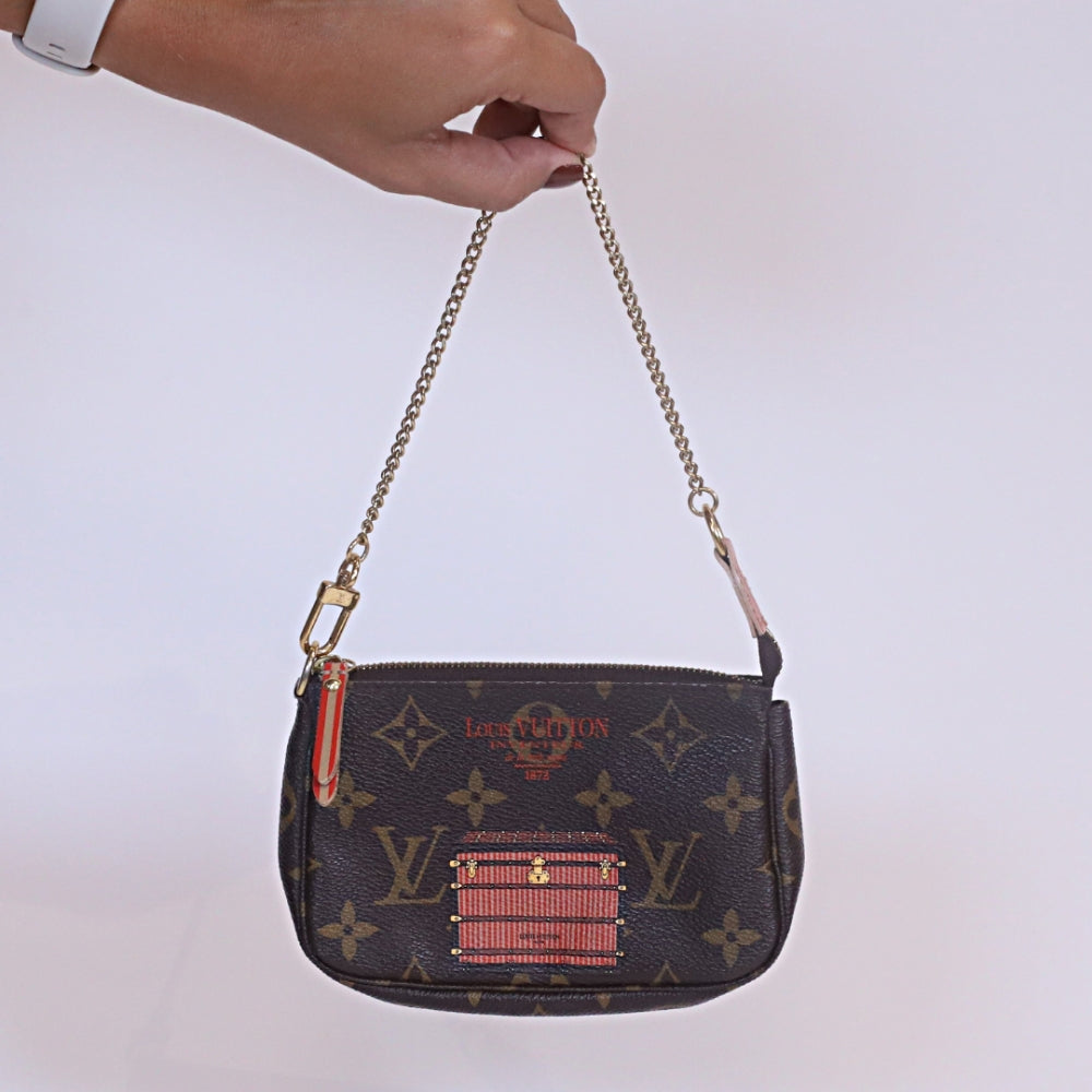 Mini Pouchette wristlet with chain