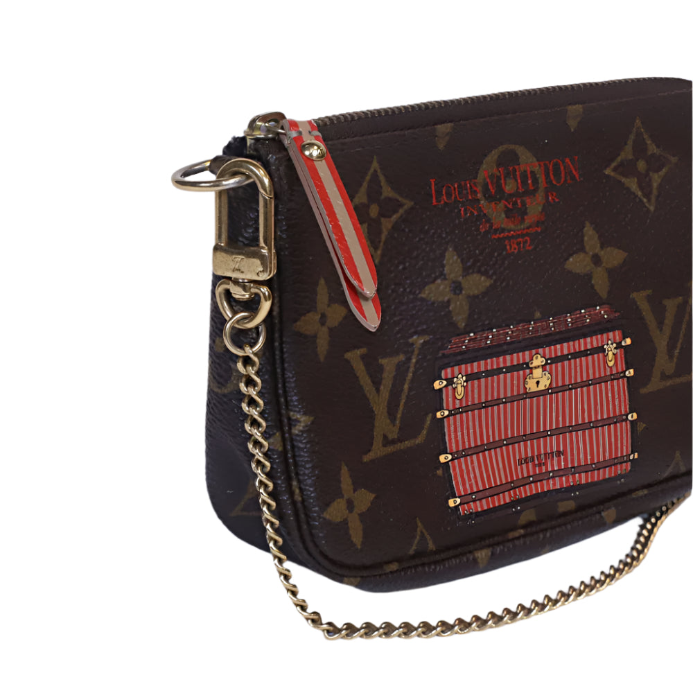 Mini Pouchette wristlet with chain