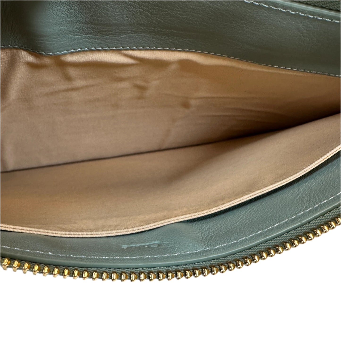 Clutch menta