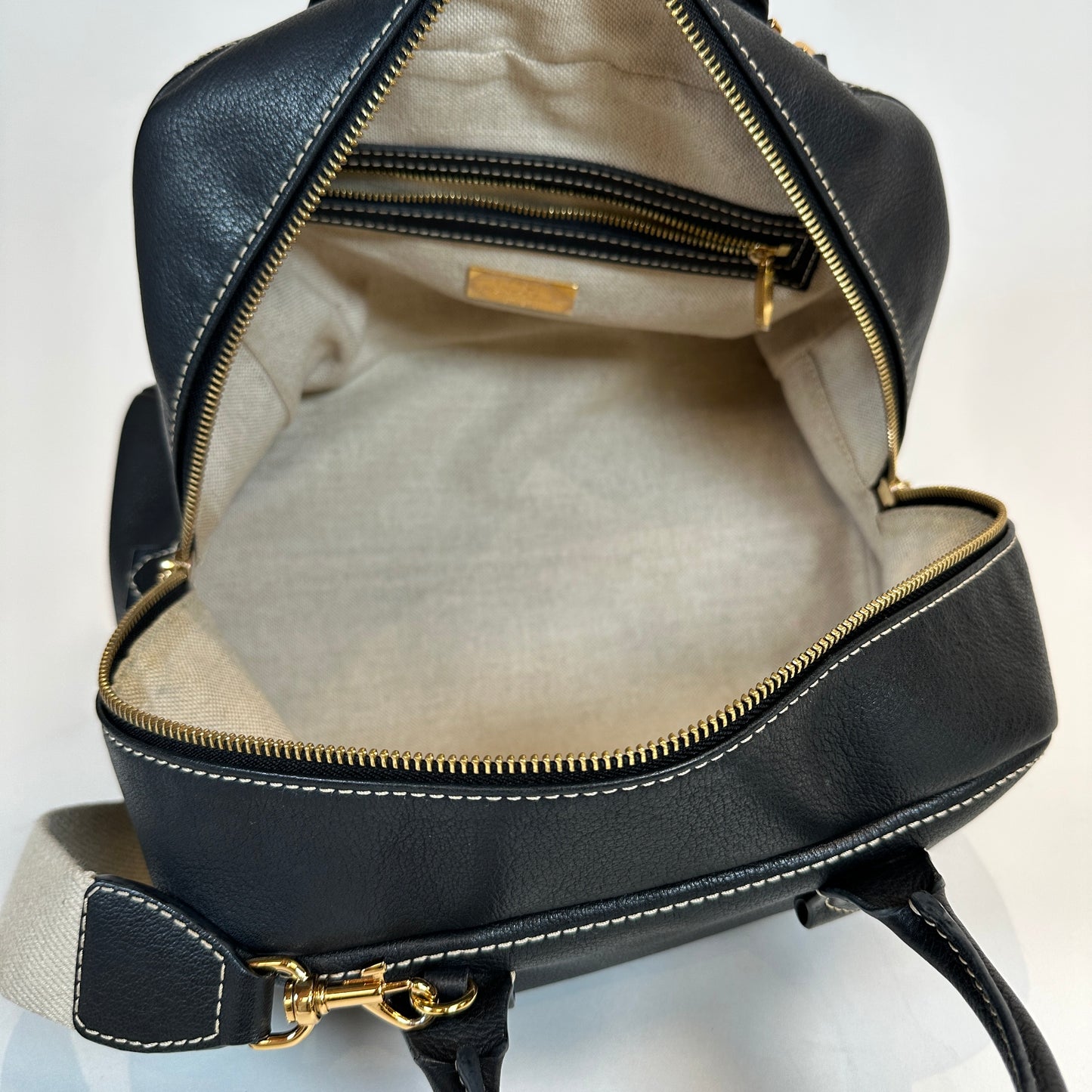 Blasón Medium negro con web strap