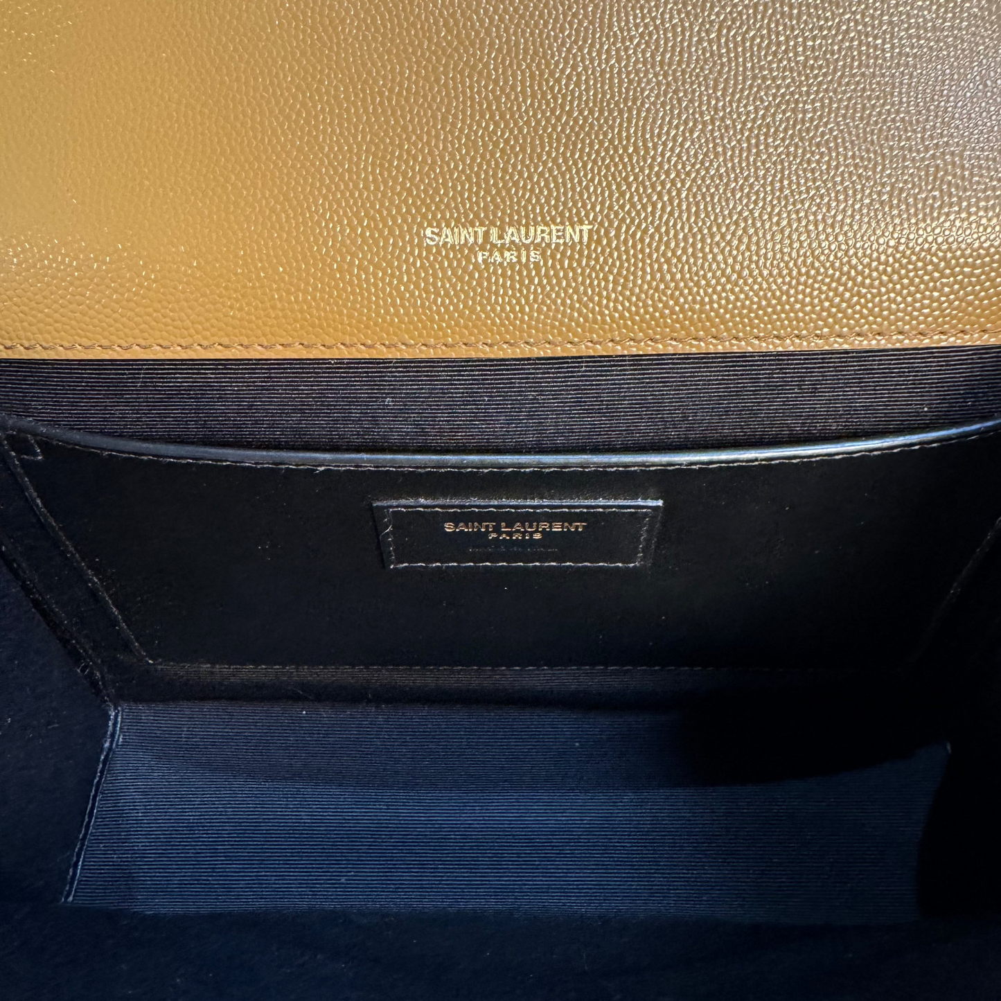 Envelope medium grain de poudre olive