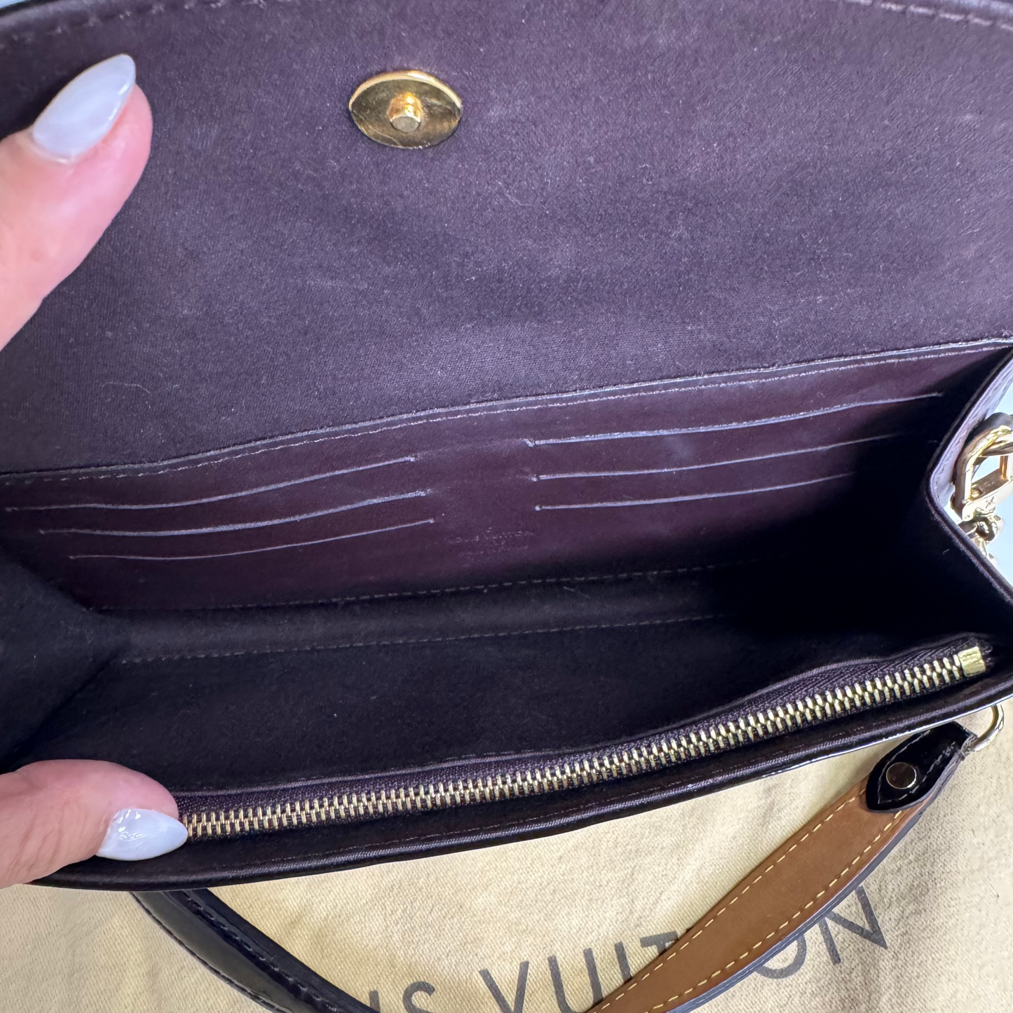 Sunset Boulevard Vernis clutch with shoulder strap