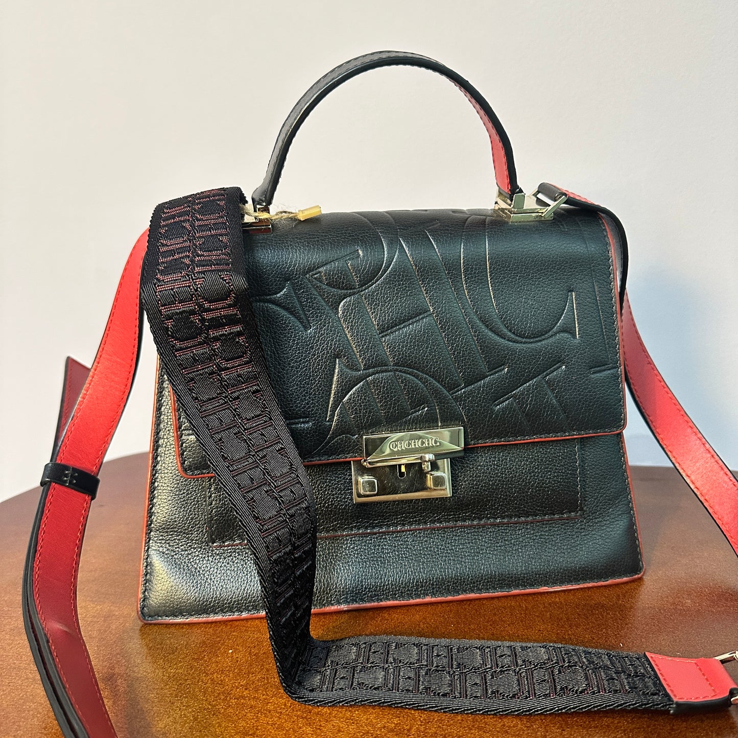 Black Embossed leather top handle con 2 straps
