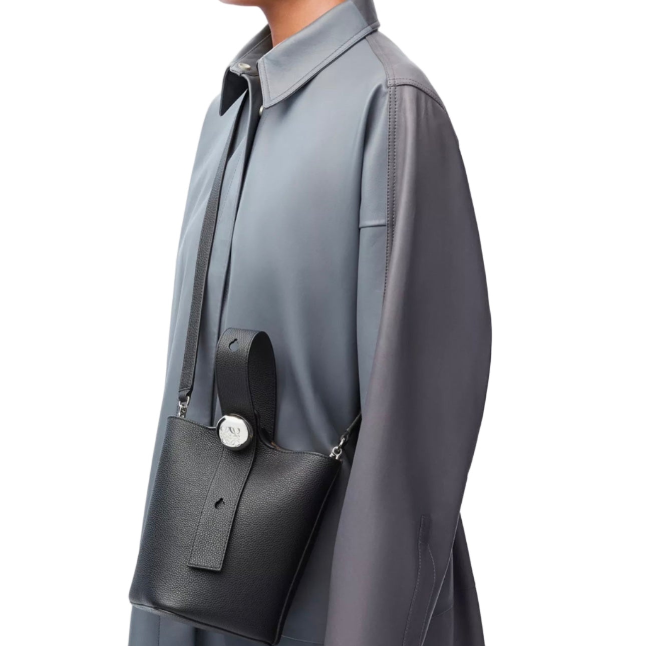 Mini Pebble black smooth calfskin