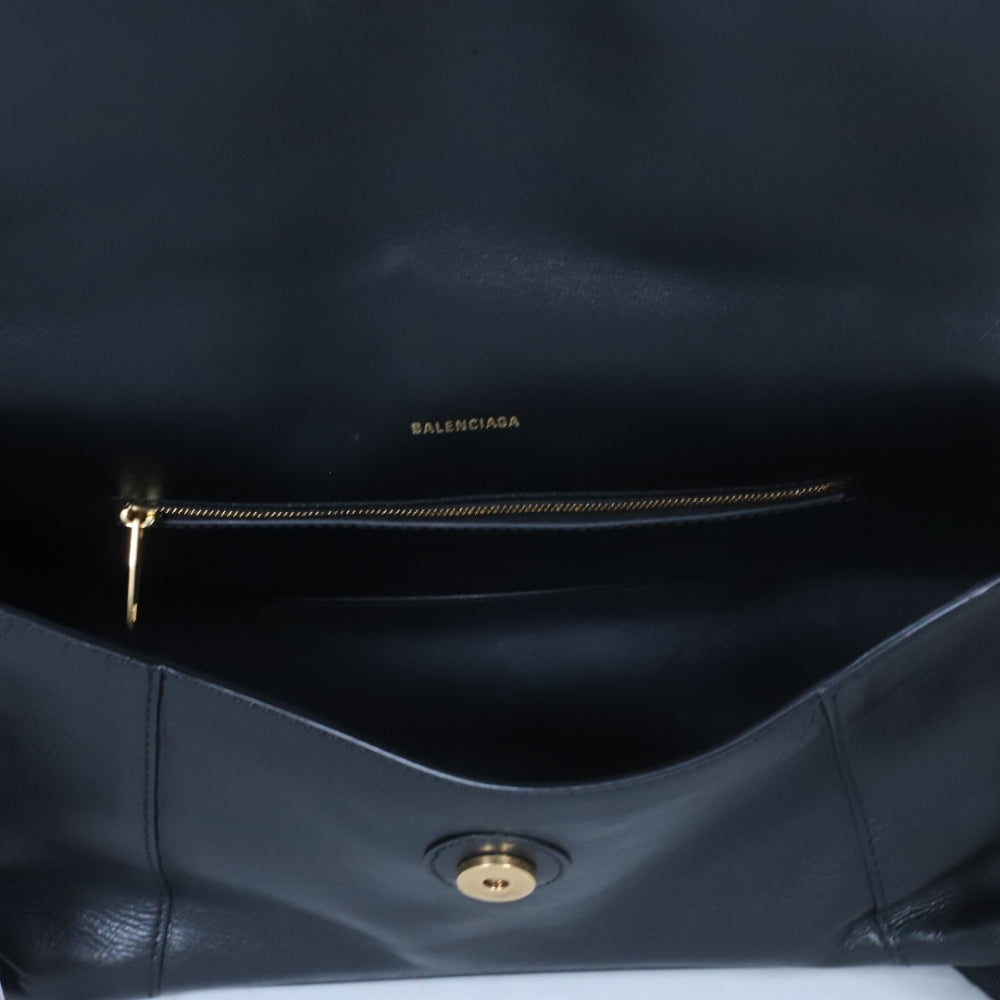 Downtown de cuero negro y Strap de cadena