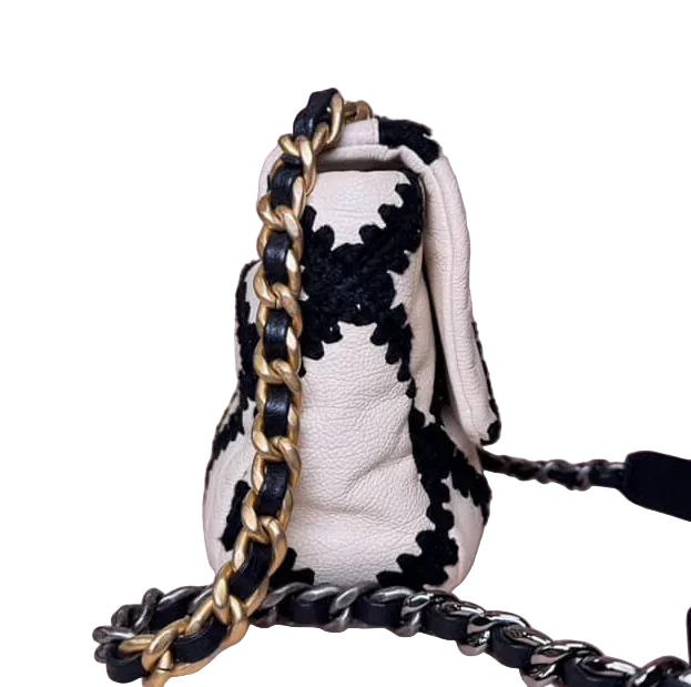 19 Crochet Quilted Calfskin Medium