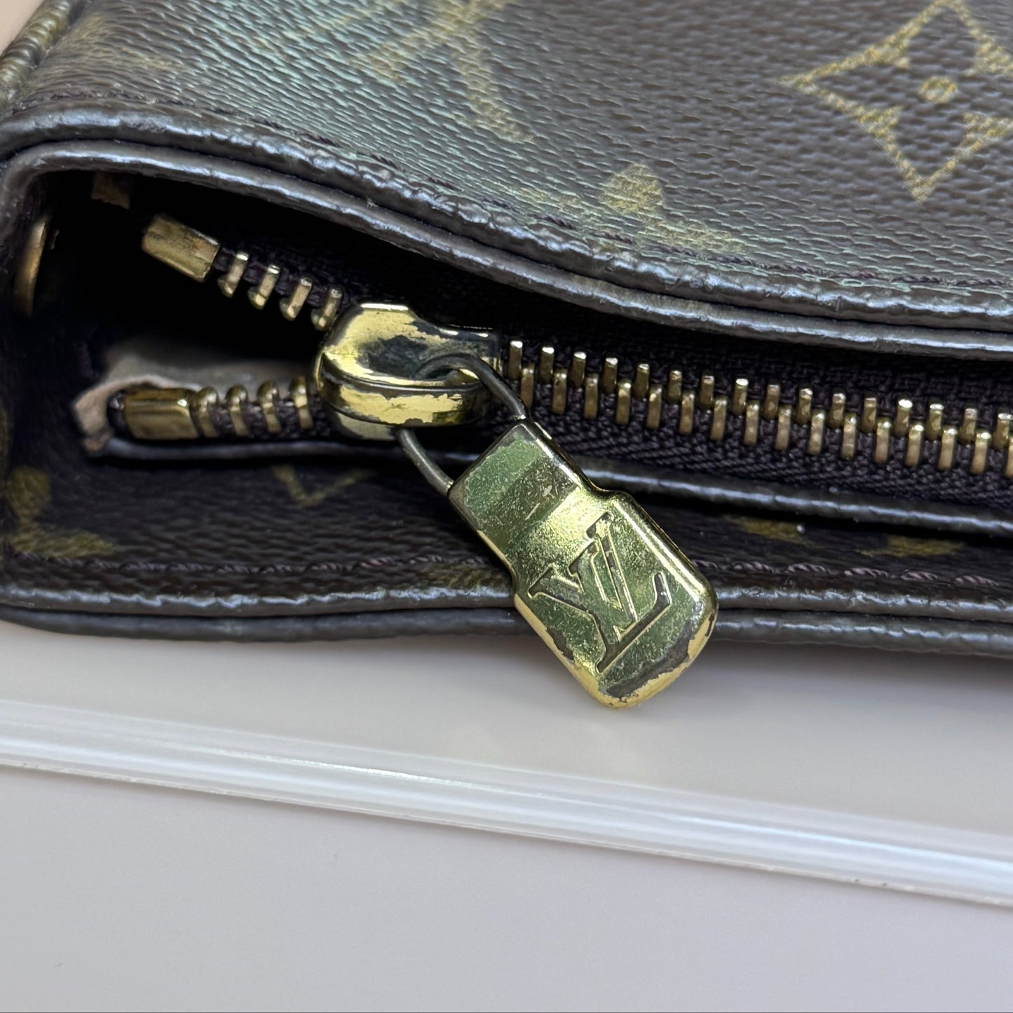 Looping GM shoulder bag monogram canvas