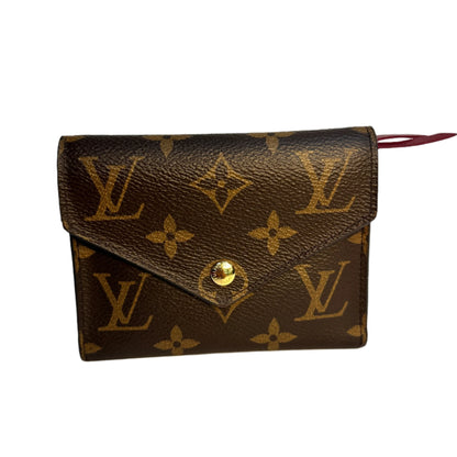 Victorine wallet monogram fucsia interior con iniciales