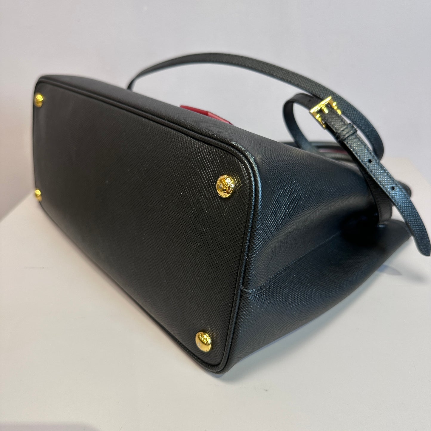 Cuir Black Saffiano leather medium con strap