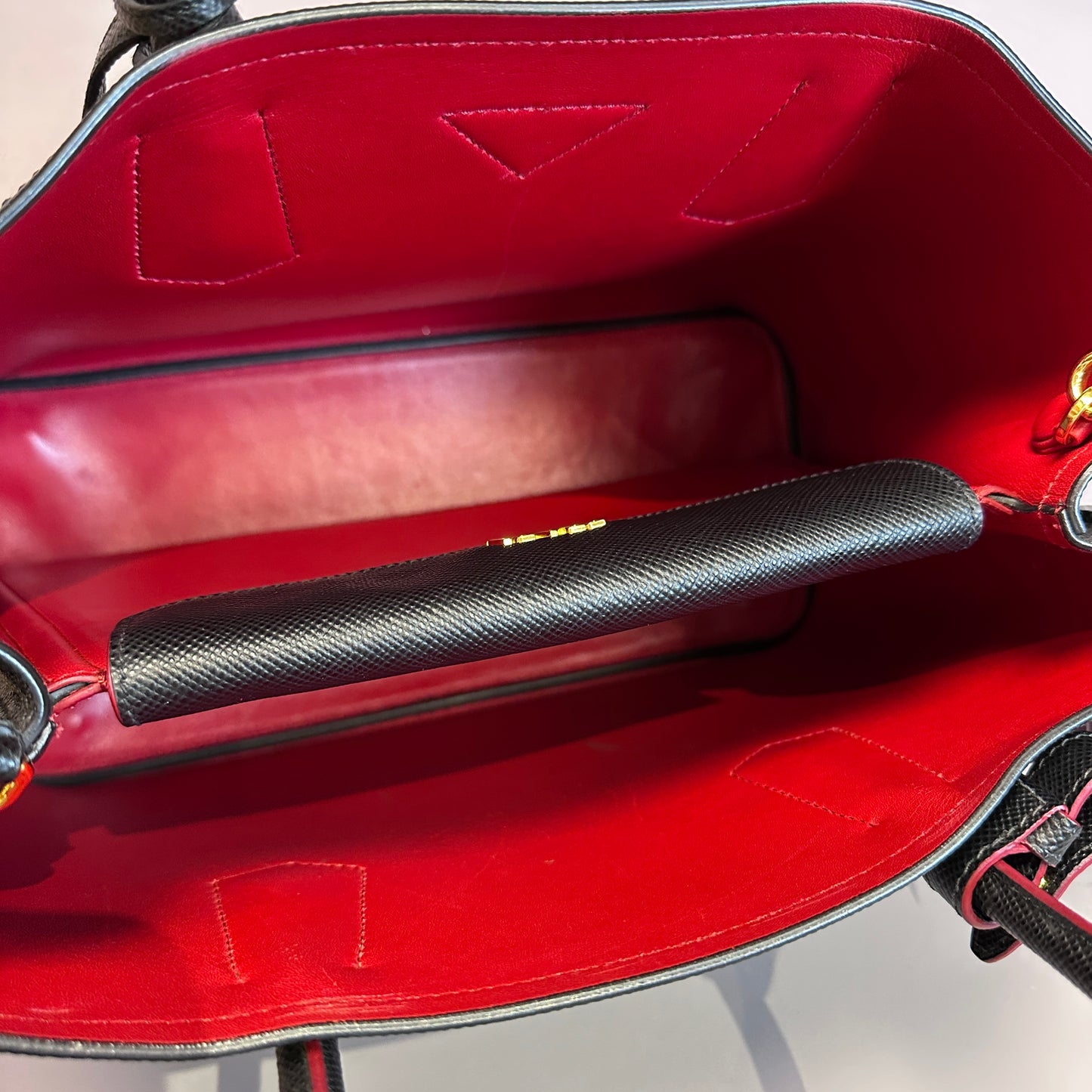 Cuir Black Saffiano leather medium con strap