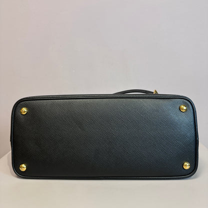 Cuir Black Saffiano leather medium con strap