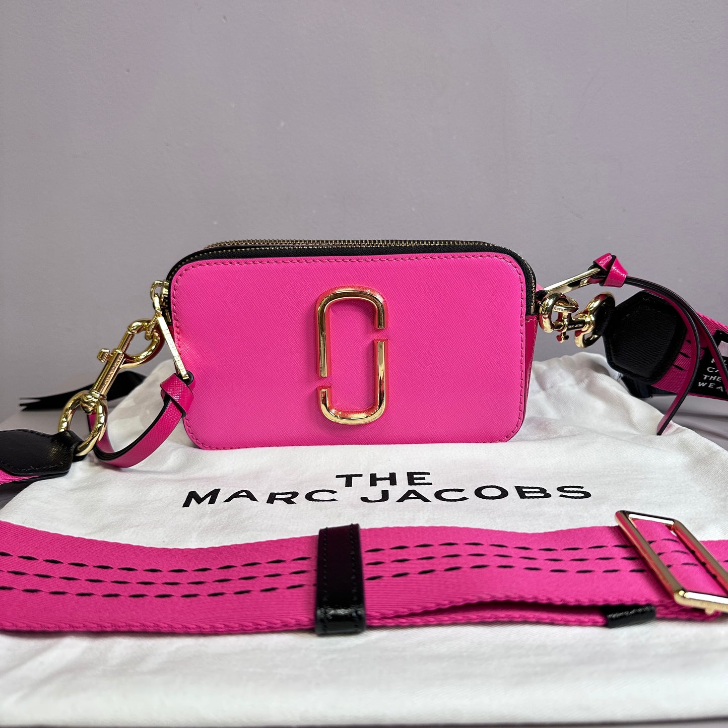 Marc Jacbos Snapshot fucsia
