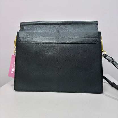 Chloe Faye Day Bag negra herraje dorado