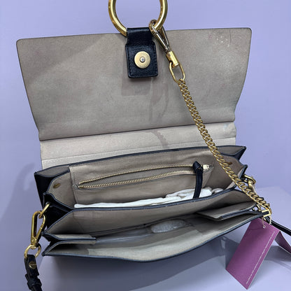 Chloe Faye Day Bag negra herraje dorado