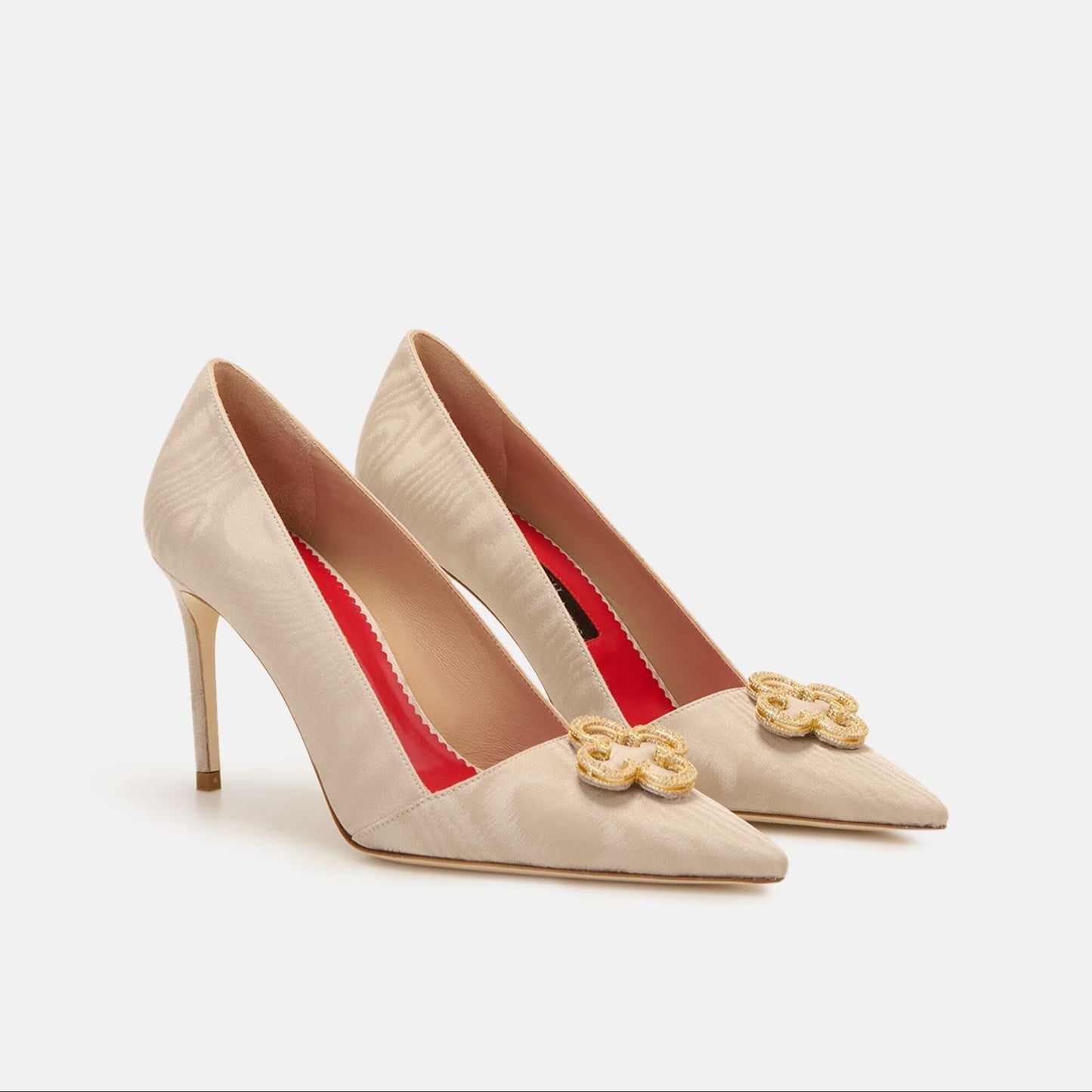CH Royal 80 Pumps with Rosetta Insignia beige talla 7