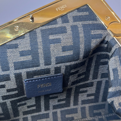 First bag Medium mint green clutch/shoulderbag