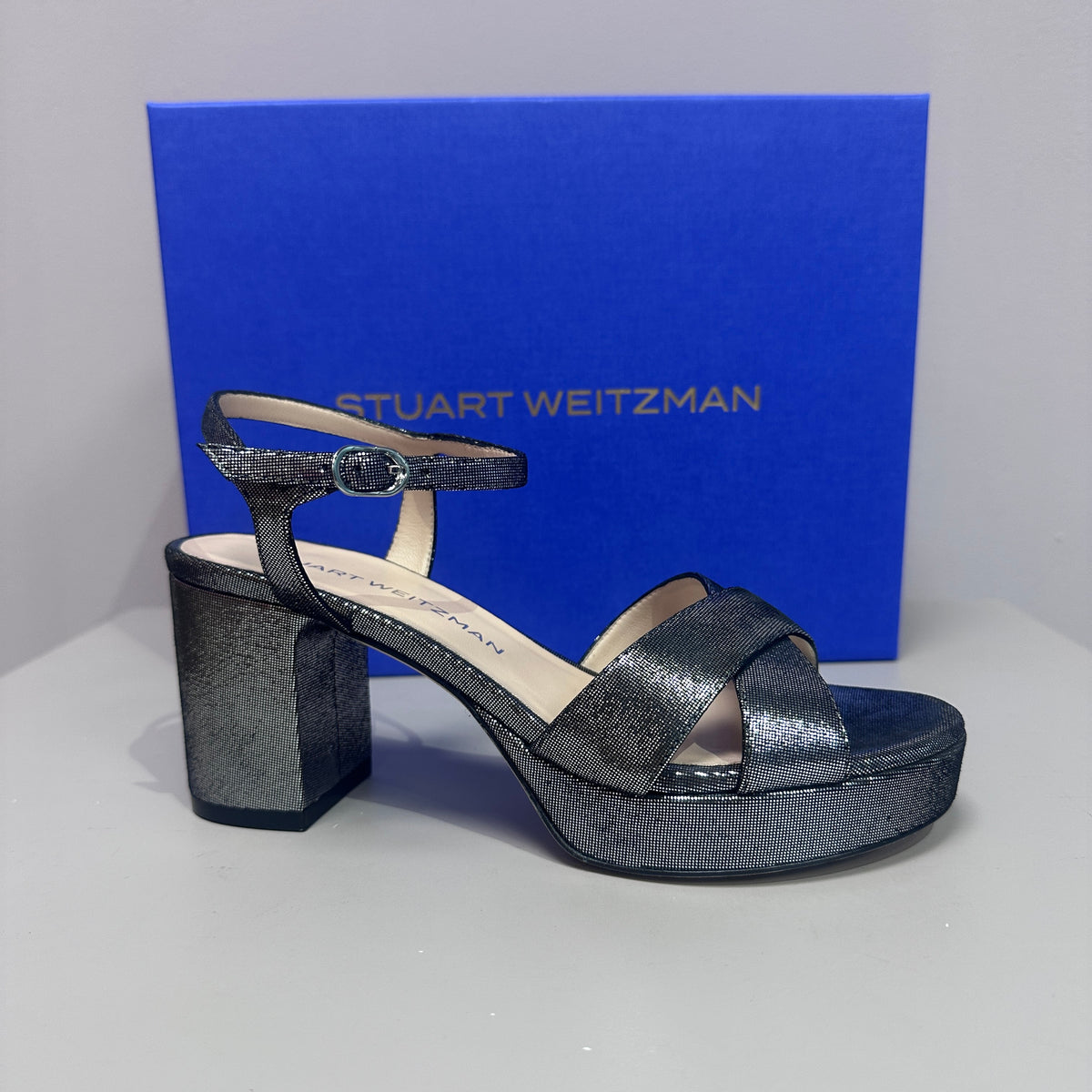 Stuart Weitzman Dayna platform gris metalico 7B