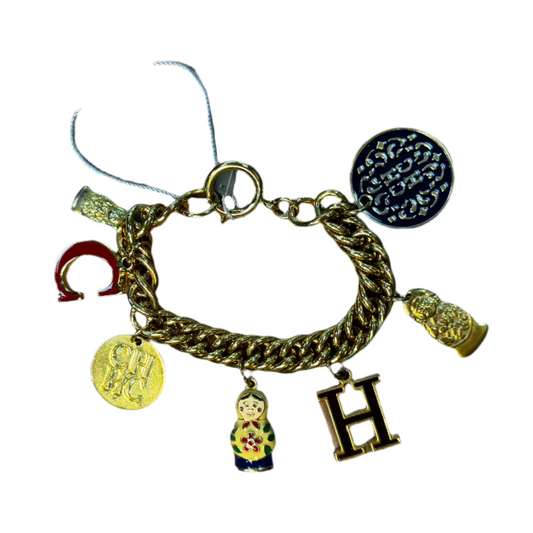 Brazalete con dijes M